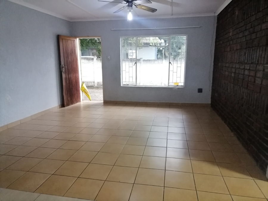 4 Bedroom Property for Sale in Geelhoutpark North West